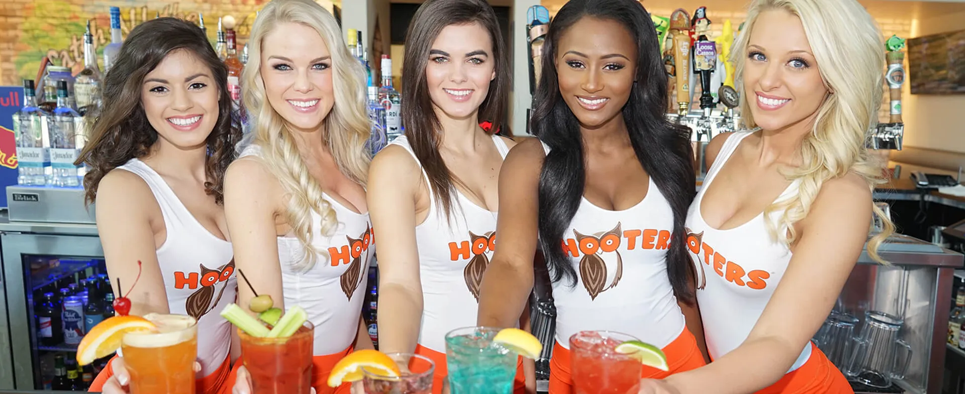 HOOTERS