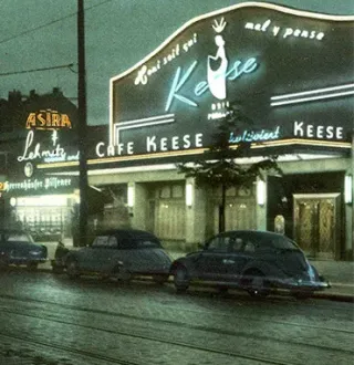Reeperbahn um 1959 mit dem Cafe Keese